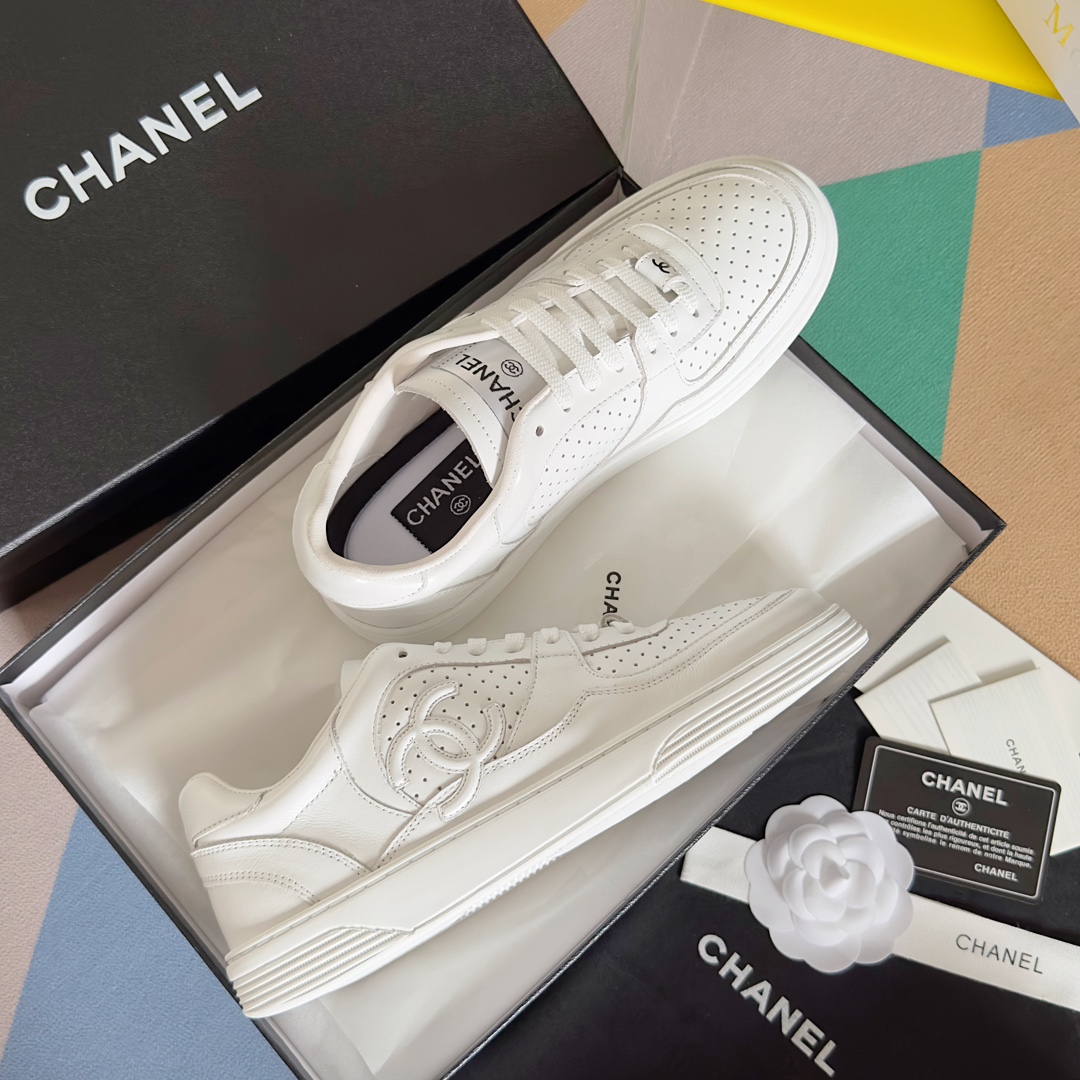 [TOP] CHANEL 23A Sneaker - White
