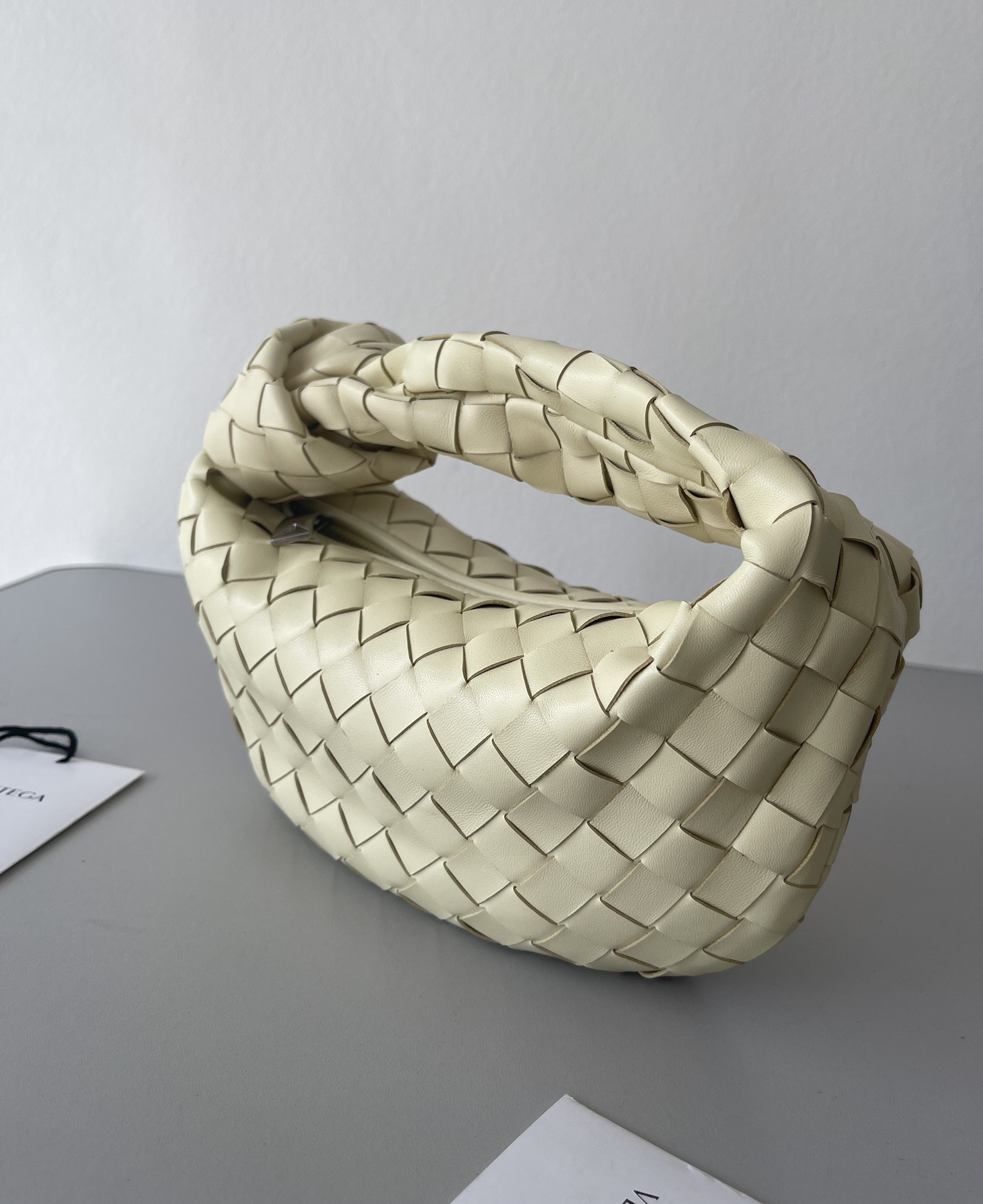 [TOP] Bottega Veneta BV Jodie Mini Bag - Cream