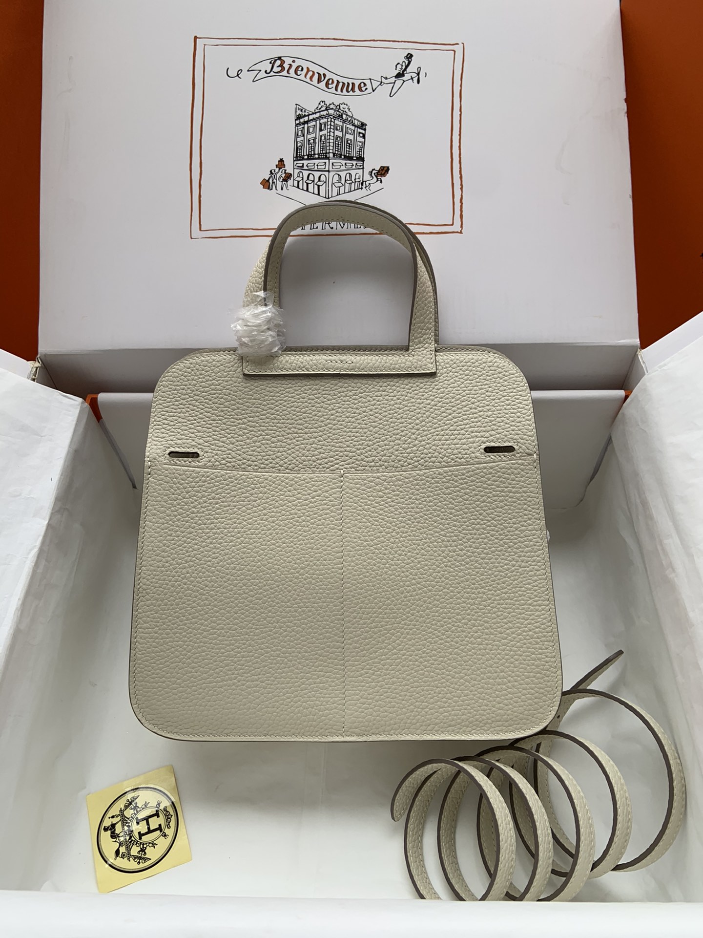 [TOP] HERMES  Clemence Leather Halzan Bag 25cm - White