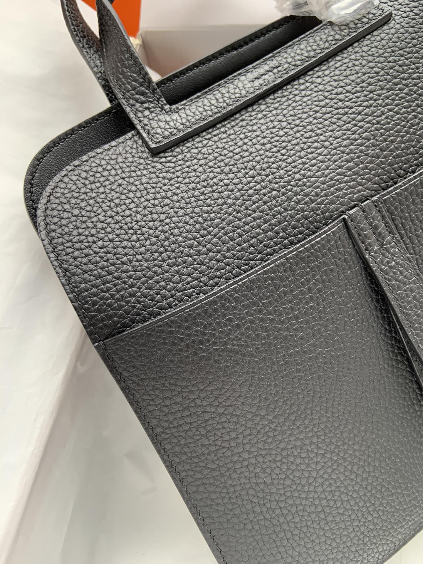 [TOP] HERMES  Clemence Leather Halzan Bag 25cm - Black