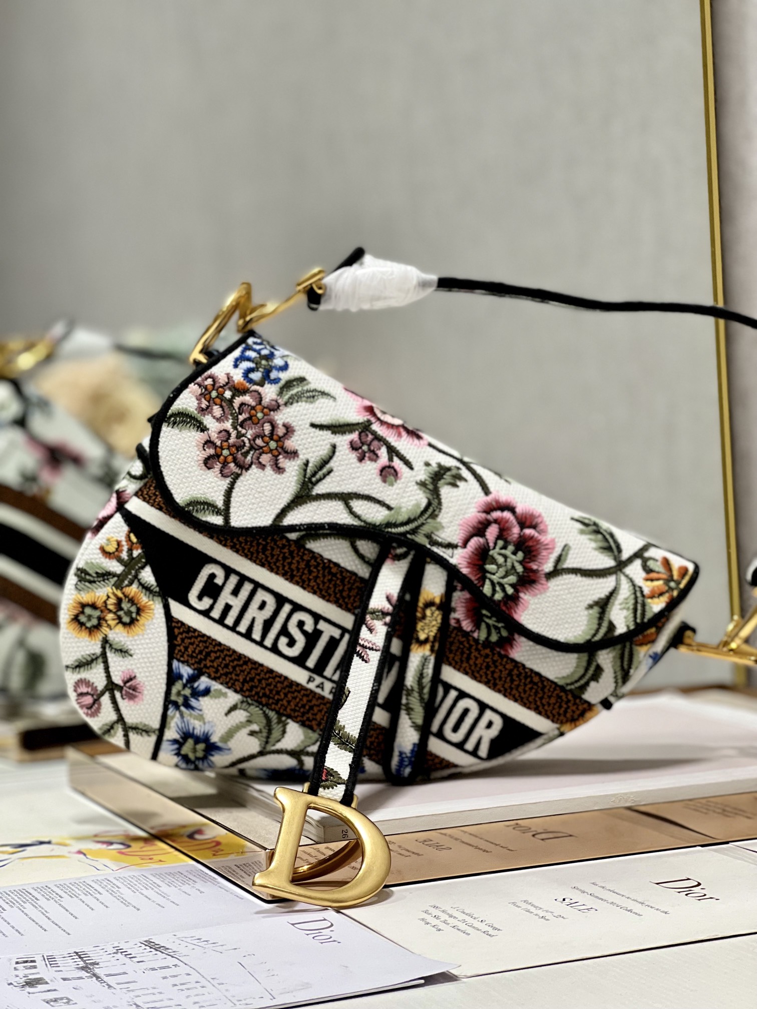 [TOP] Christian Dior Saddle Bag 25 cm - Flowers White