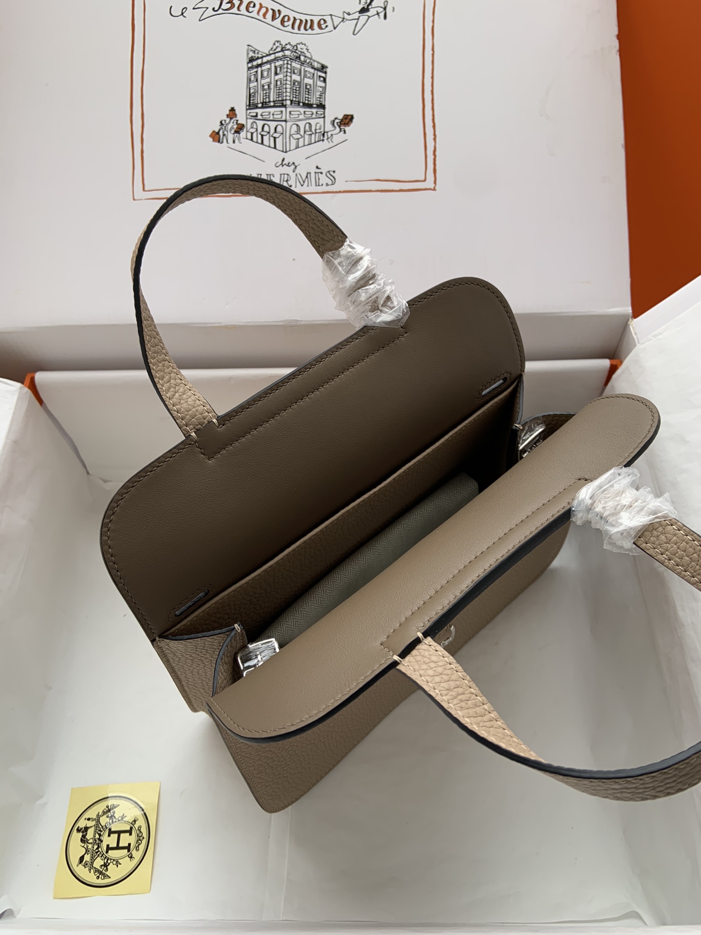 [TOP] HERMES  Clemence Leather Halzan Bag 25cm - Grey