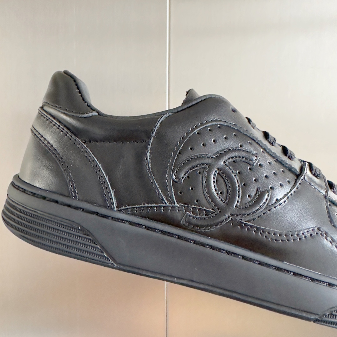 [TOP] CHANEL 23A Sneaker - Black