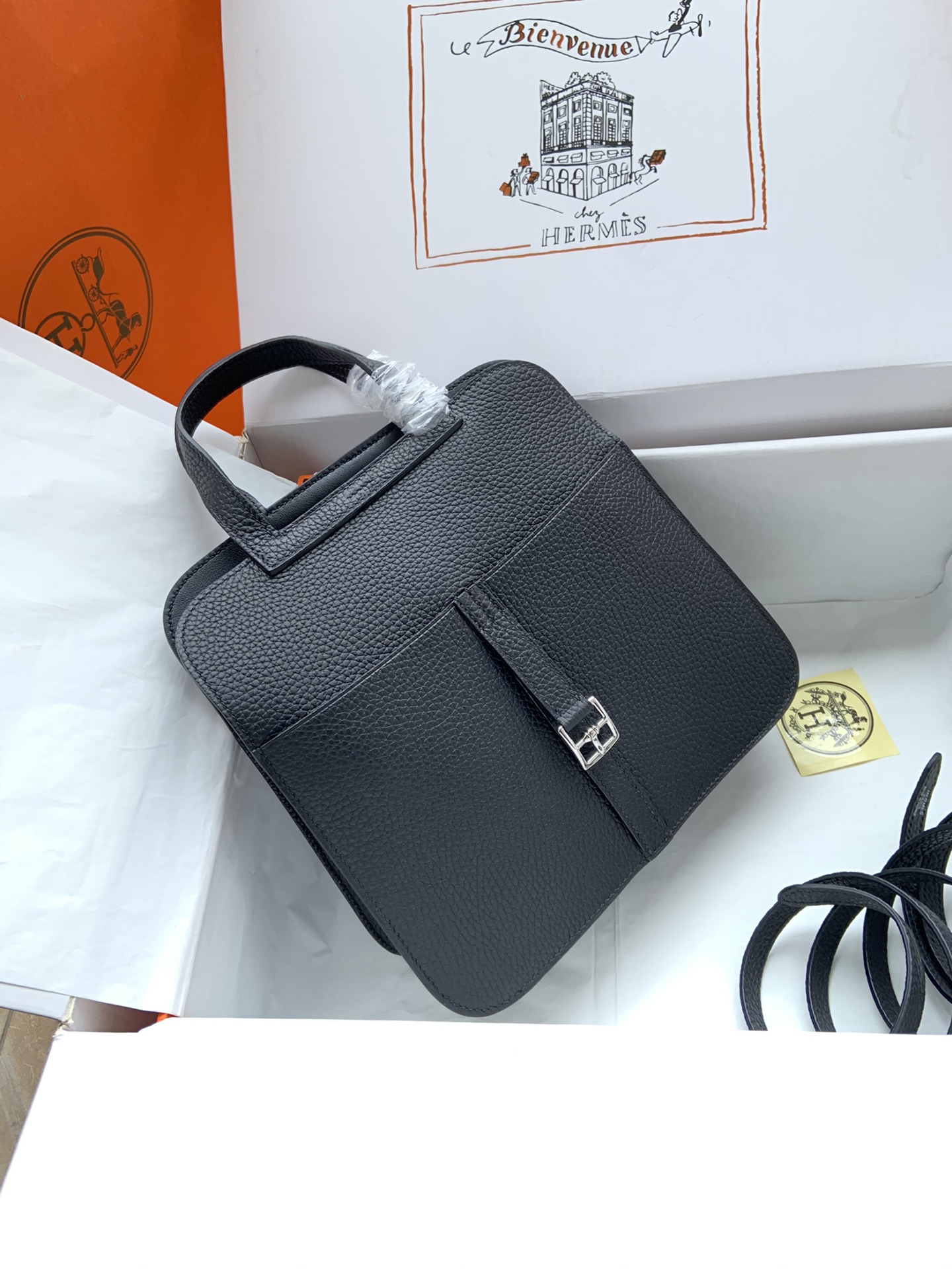 [TOP] HERMES  Clemence Leather Halzan Bag 25cm - Black