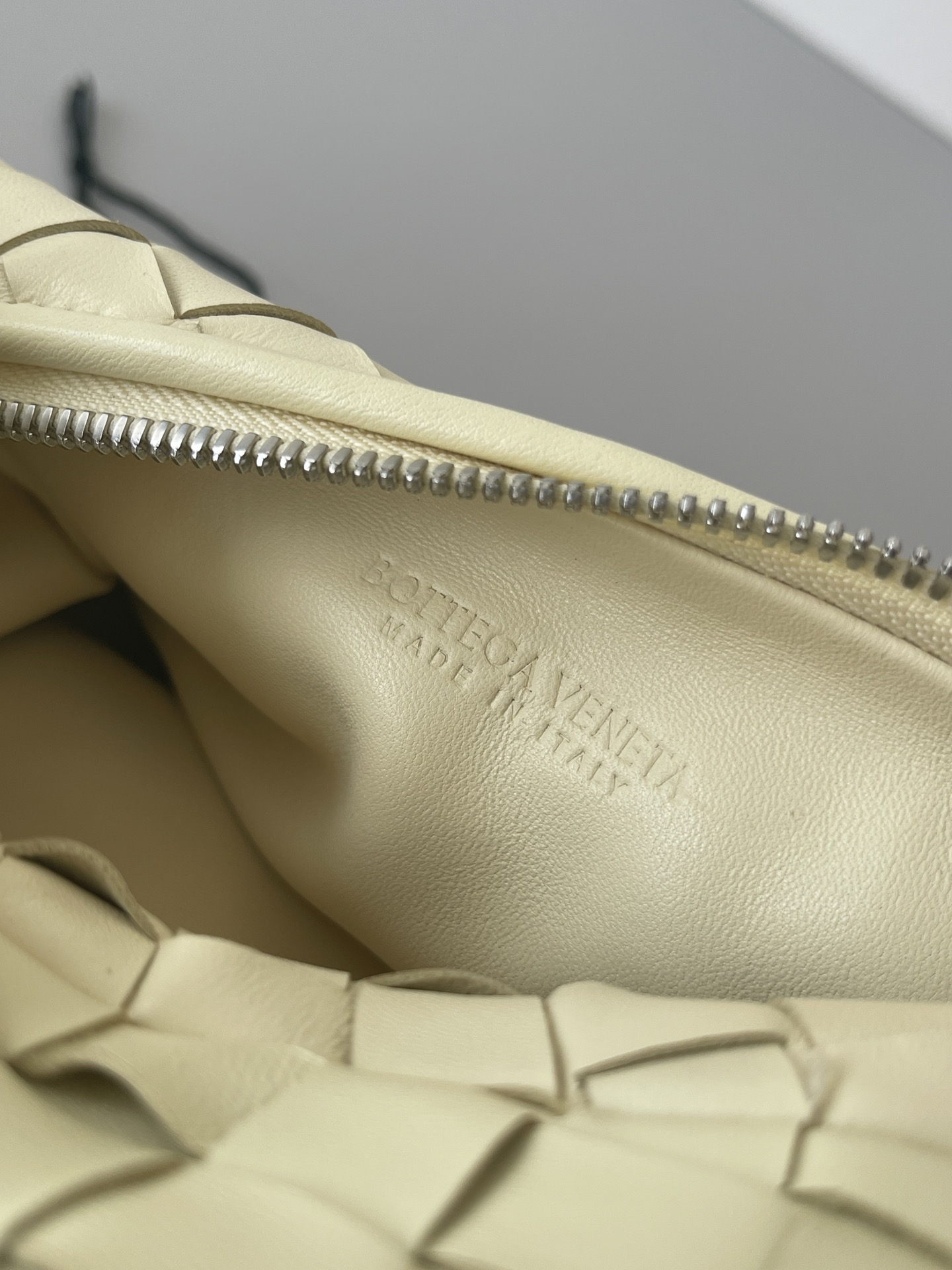 [TOP] Bottega Veneta BV Jodie Mini Bag - Cream