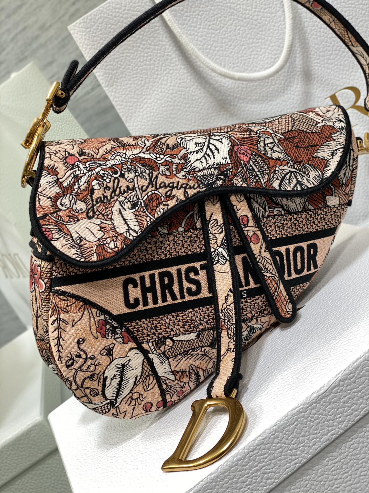 [TOP] Christian Dior Saddle Bag 25 cm - Magic Garden