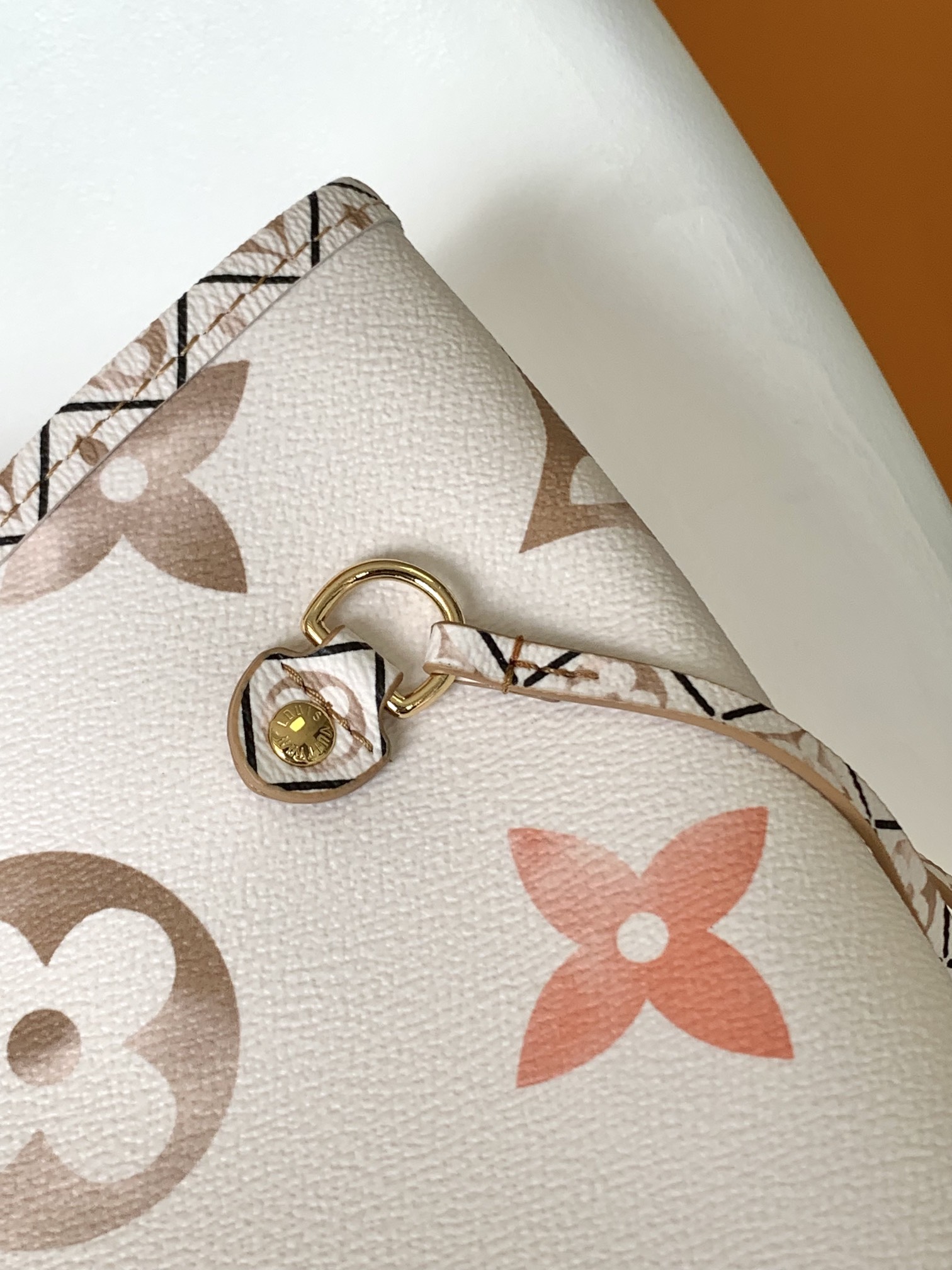 [TOP] Louis Vuitton LV Neverfull Giant Monogram Bag 31 x 28 x 14 cm - Yellow