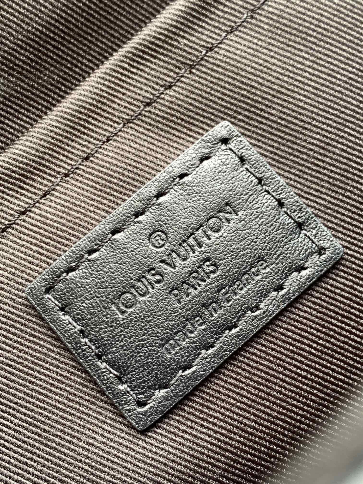 [TOP] Louis Vuitton LV Trunk Monogram Eclipse Bag - Black