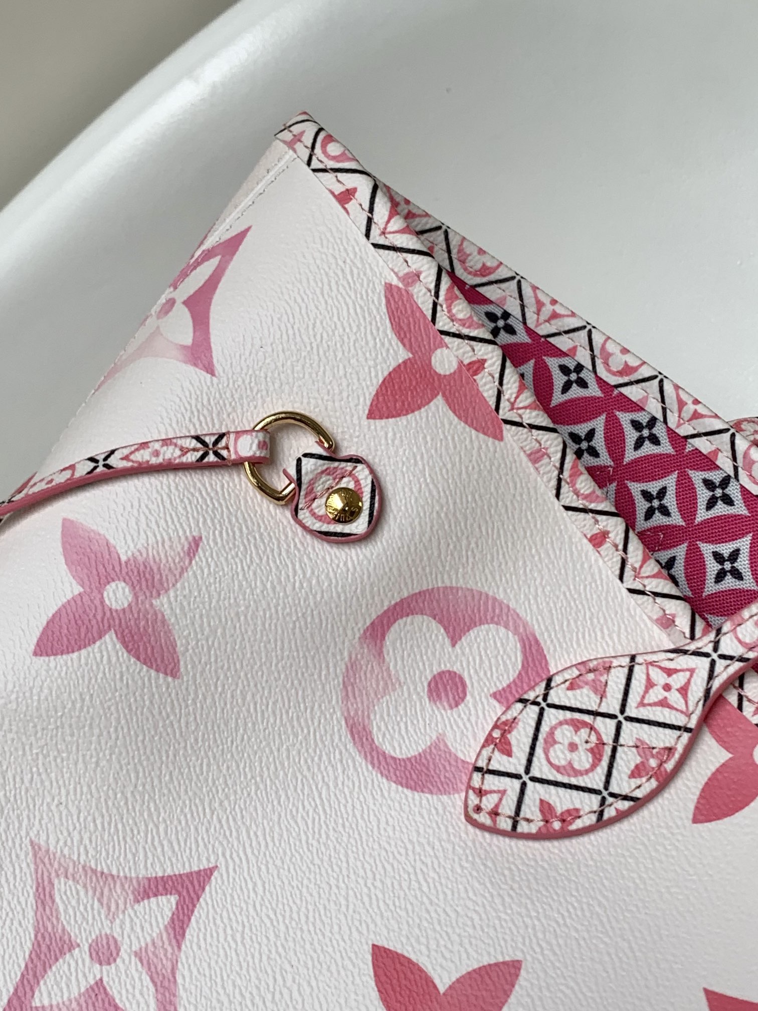 [TOP] Louis Vuitton LV Neverfull Giant Monogram Bag 31 x 28 x 14 cm - Pink
