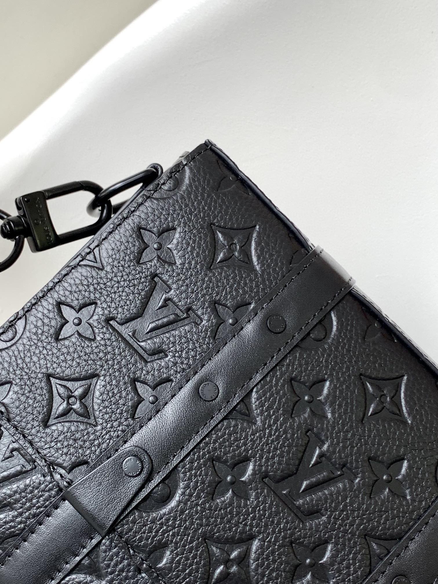 [TOP] Louis Vuitton LV Trunk Monogram Taurillon Bag 24 x 18 x 5.5 cm - Black