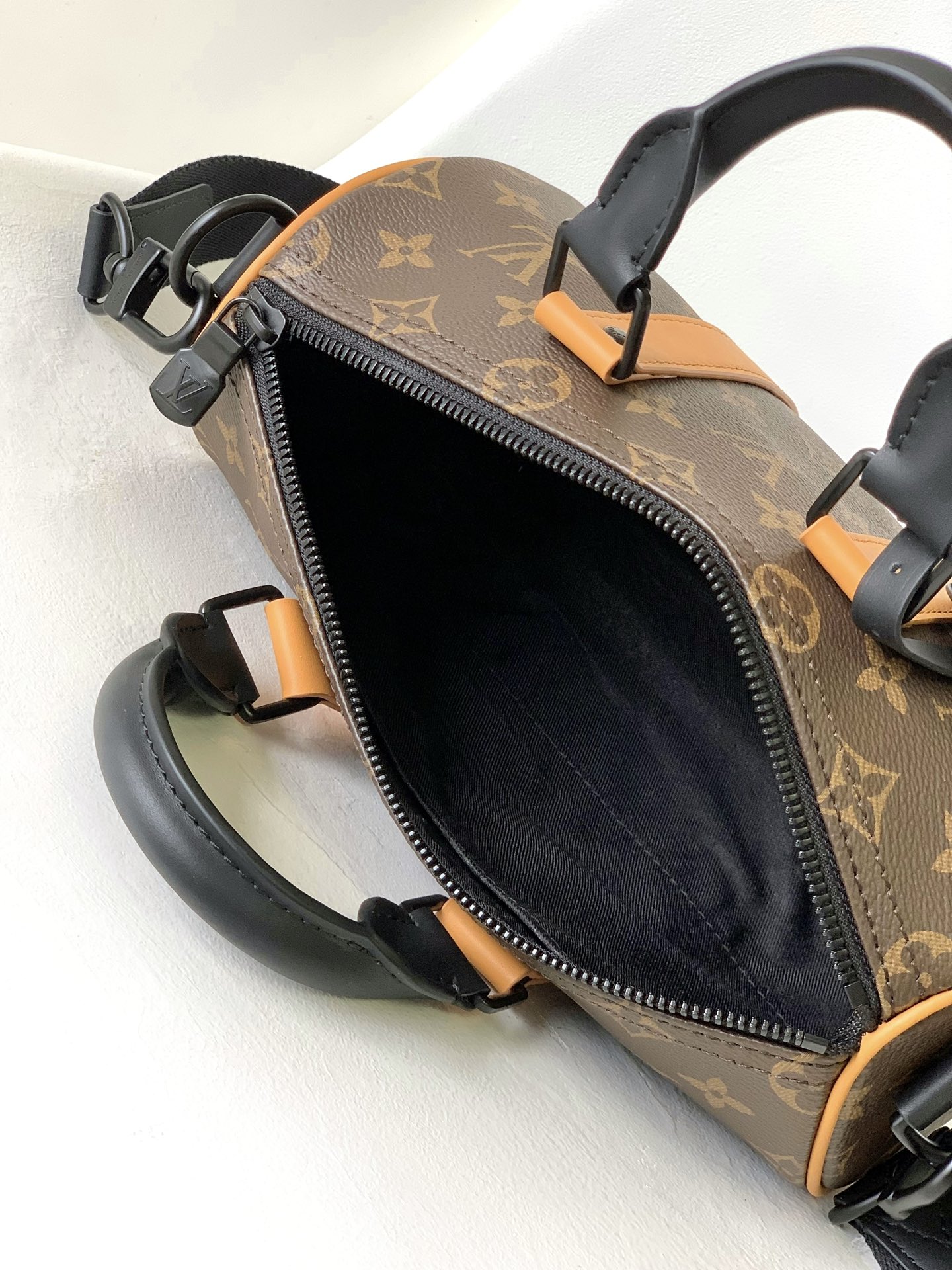 [TOP] Louis Vuitton LV Monogram Eclipse Reverse Keepall Bag 25cm-Brown