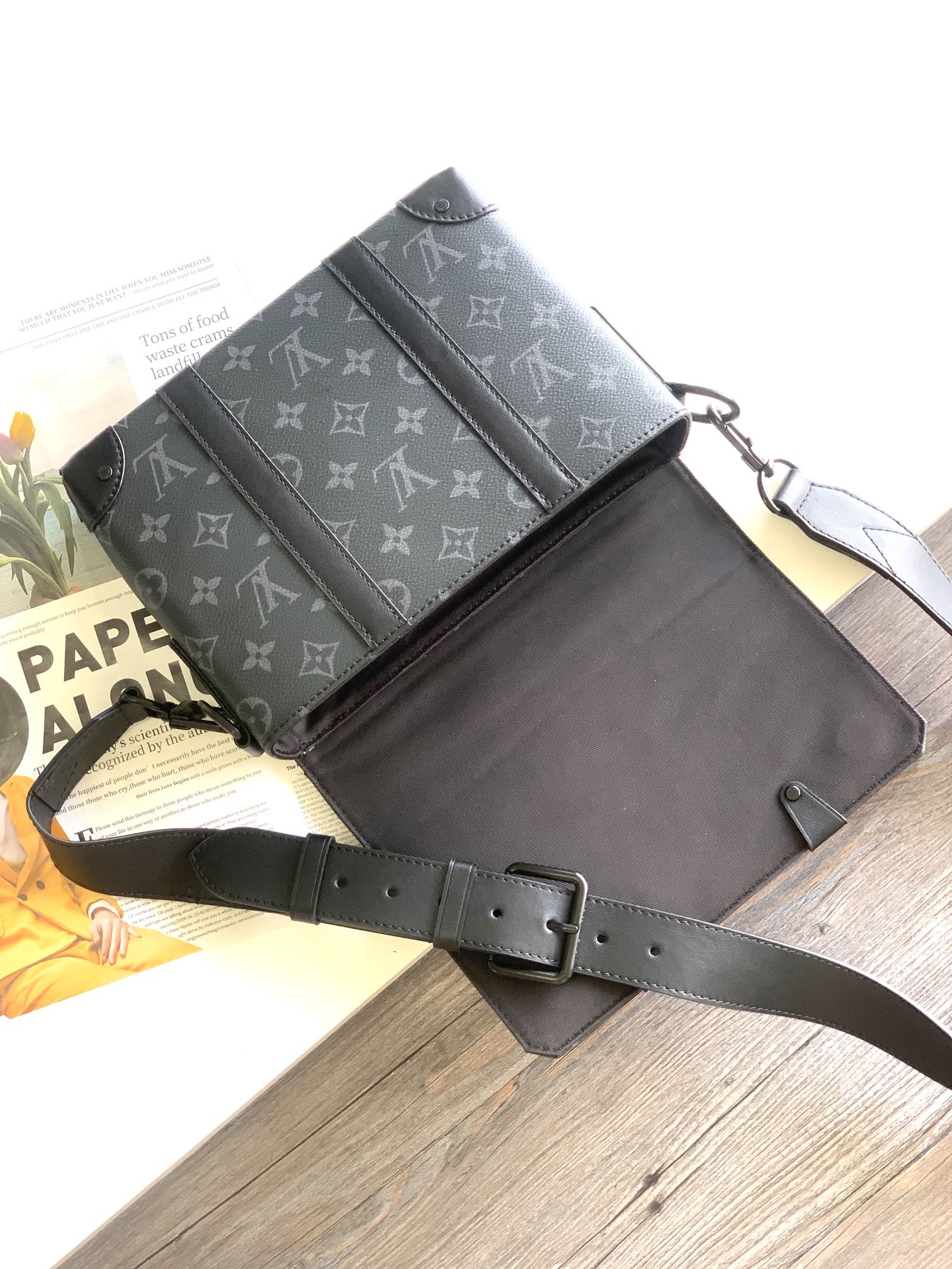 [TOP] Louis Vuitton LV Trunk Monogram Eclipse Bag - Black