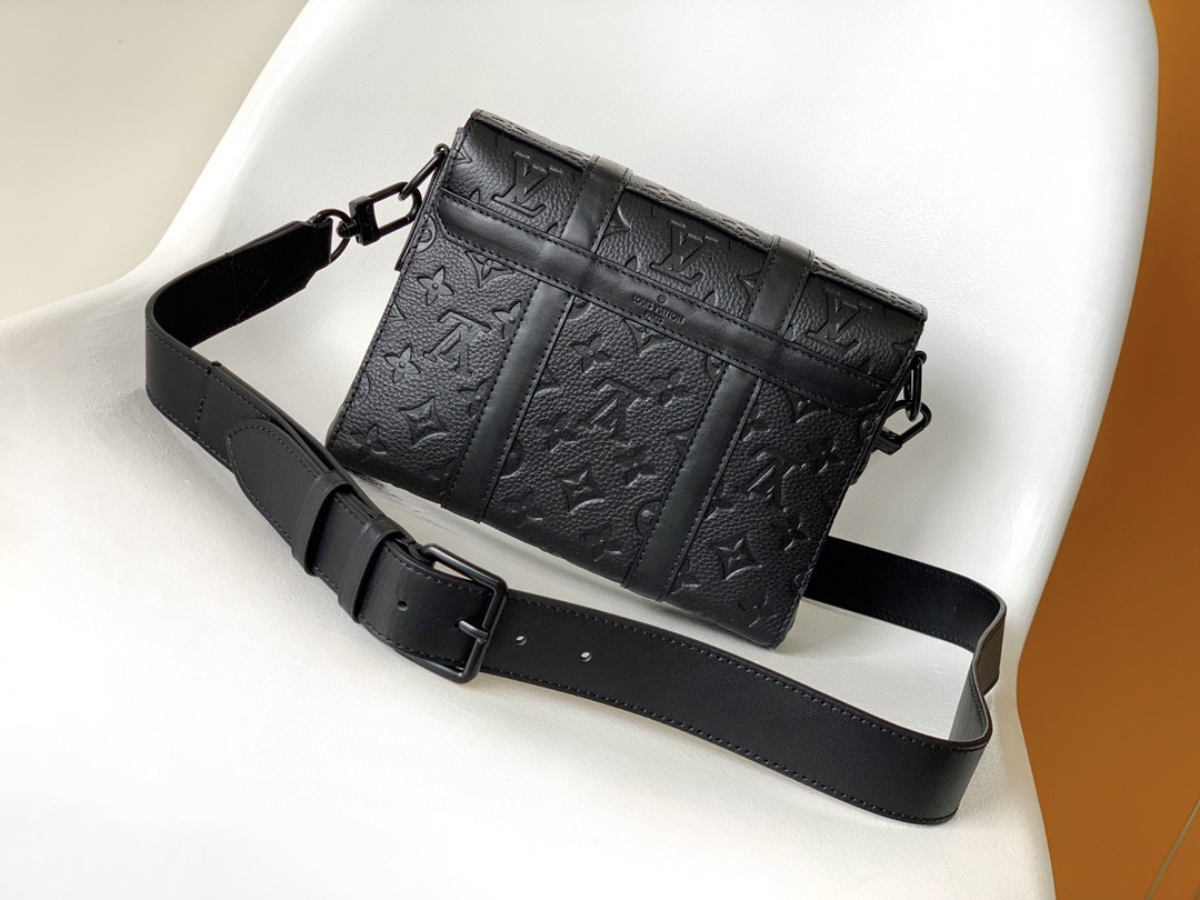 [TOP] Louis Vuitton LV Trunk Monogram Taurillon Bag 24 x 18 x 5.5 cm - Black