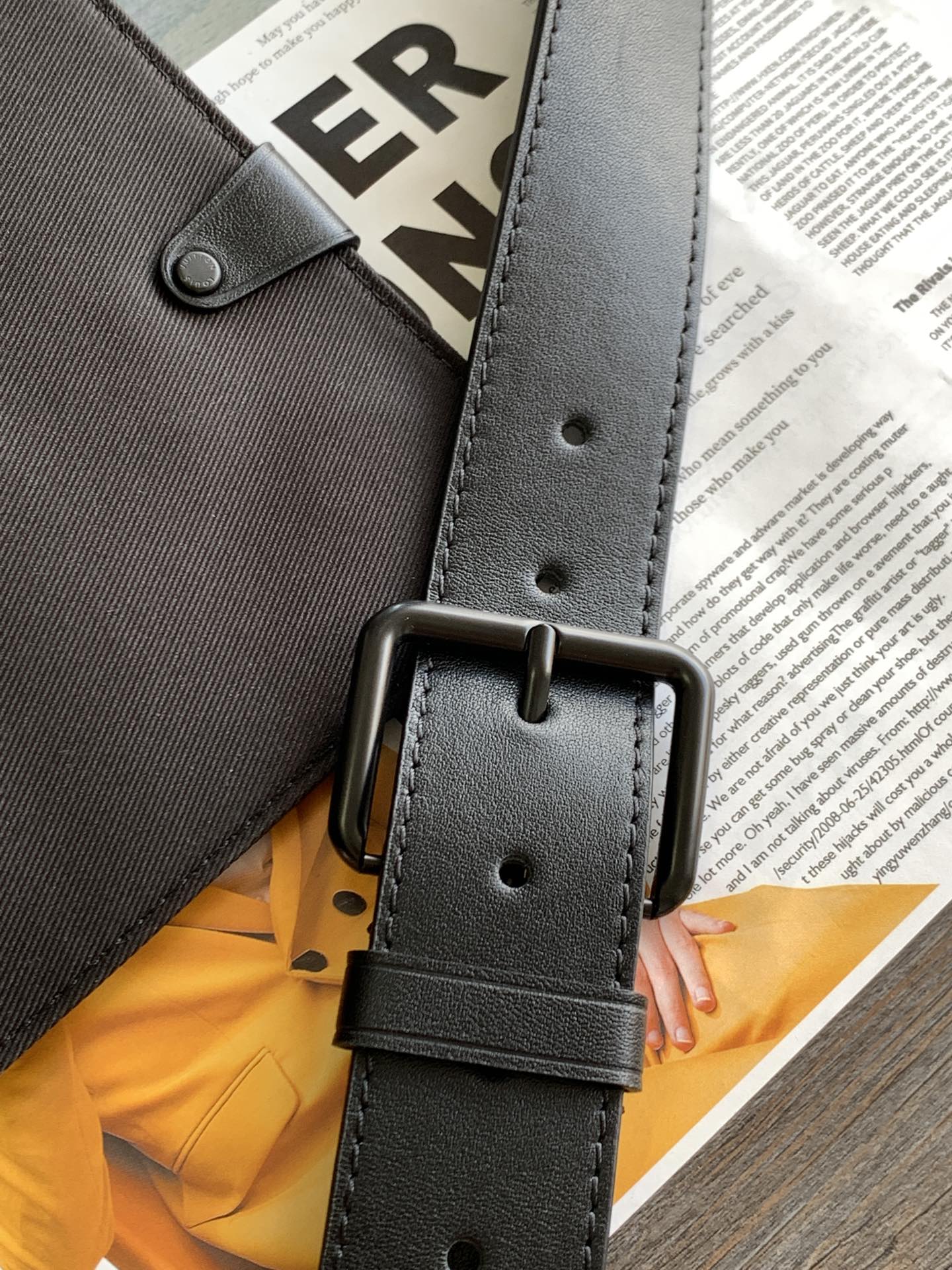 [TOP] Louis Vuitton LV Trunk Monogram Eclipse Bag - Black