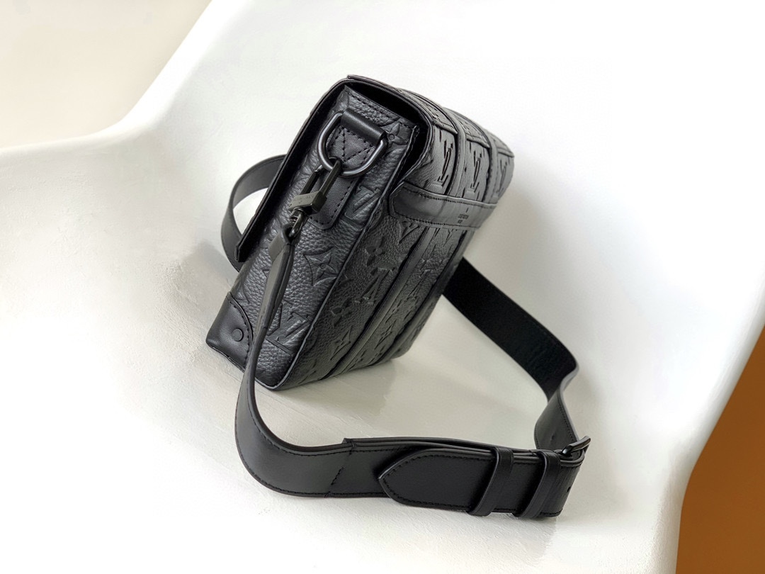 [TOP] Louis Vuitton LV Trunk Monogram Taurillon Bag 24 x 18 x 5.5 cm - Black