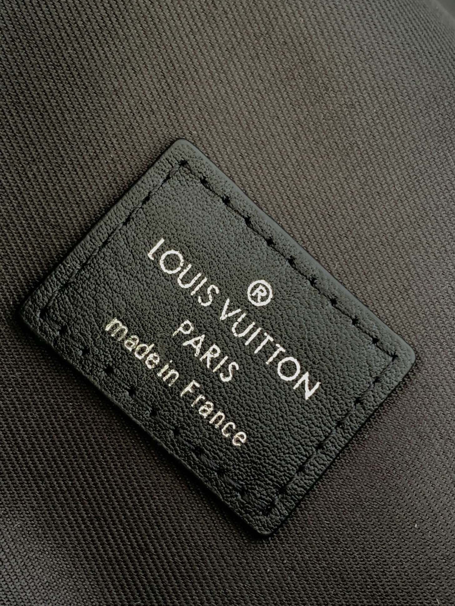 [TOP] Louis Vuitton LV Monogram Eclipse Steamer Mini Bag 18 x 11 x 6.5 cm