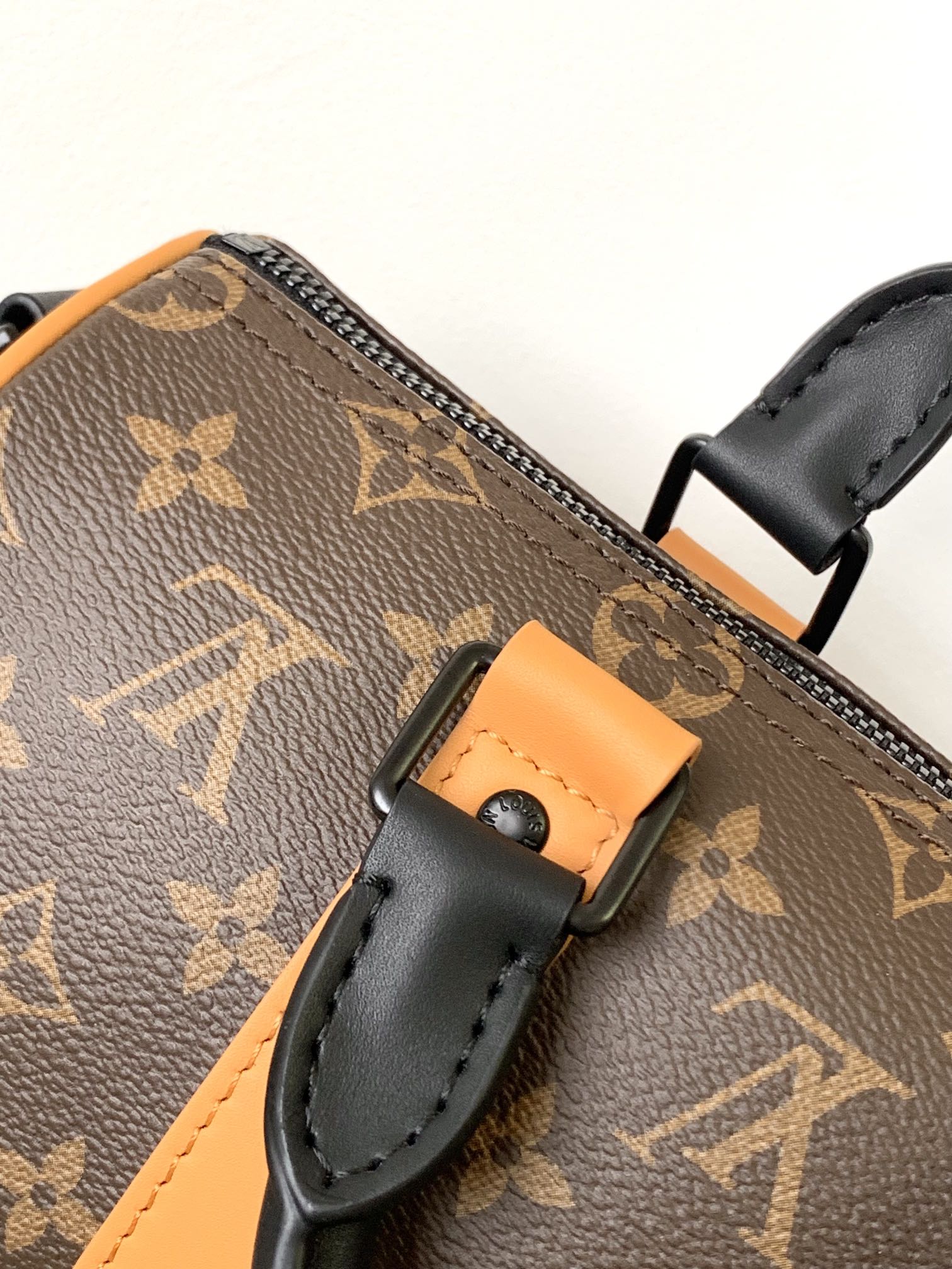 [TOP] Louis Vuitton LV Monogram Eclipse Reverse Keepall Bag 25cm-Brown