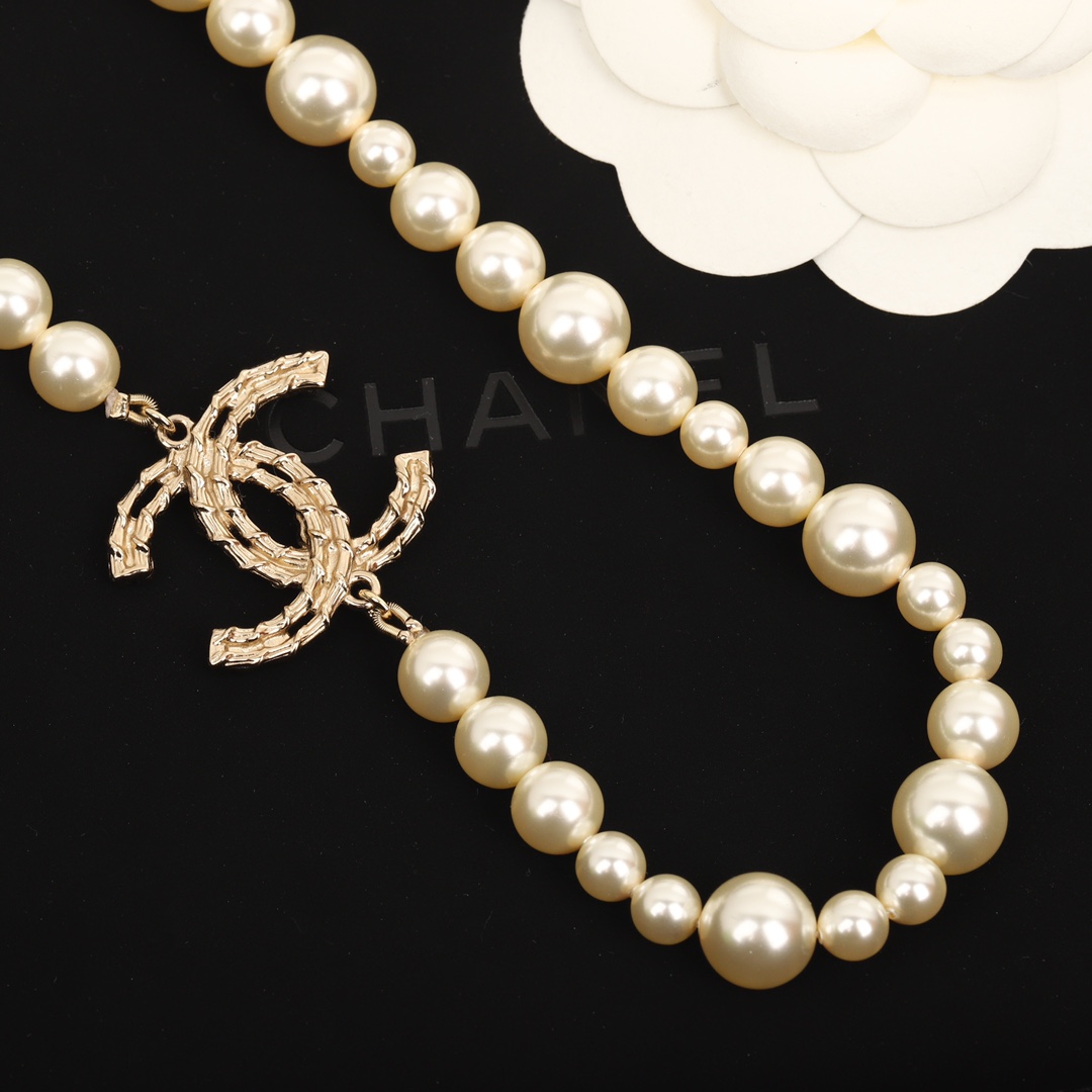 [TOP] CHANEL Pearl Double C Necklace