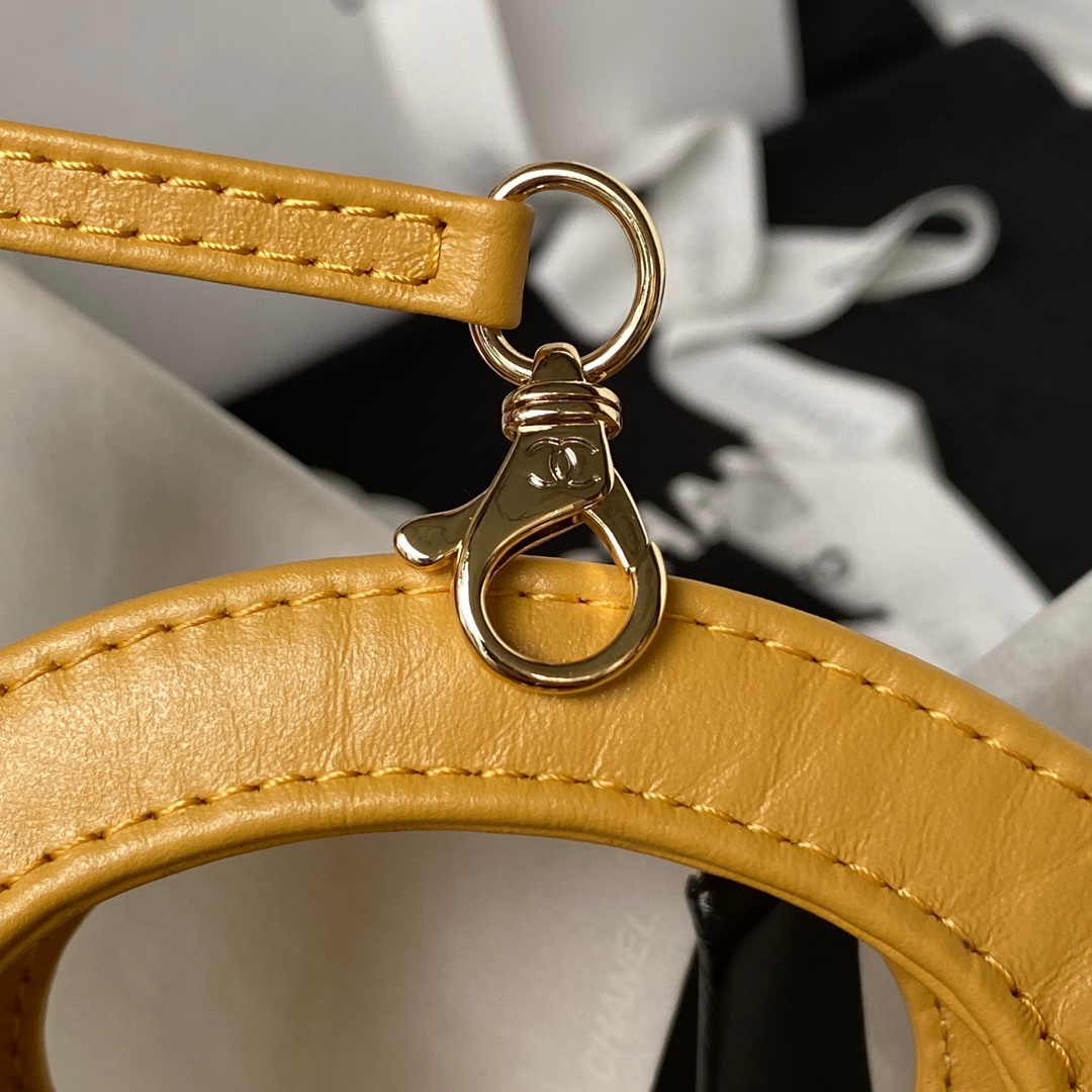 [Tops] CHANEL Mini 31bag 22x23x5.5cm - Yellow