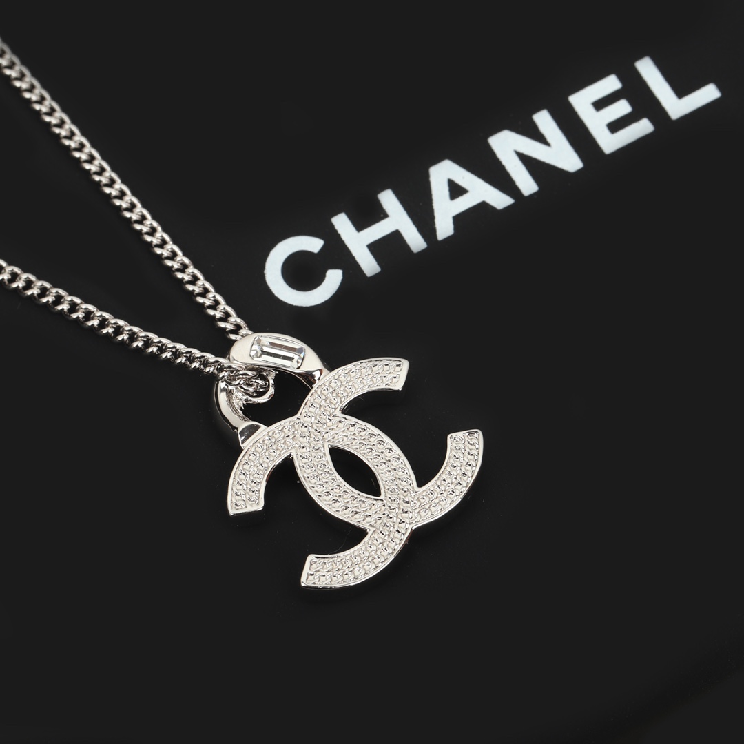 [TOP] CHANEL Double C Necklace - Silver