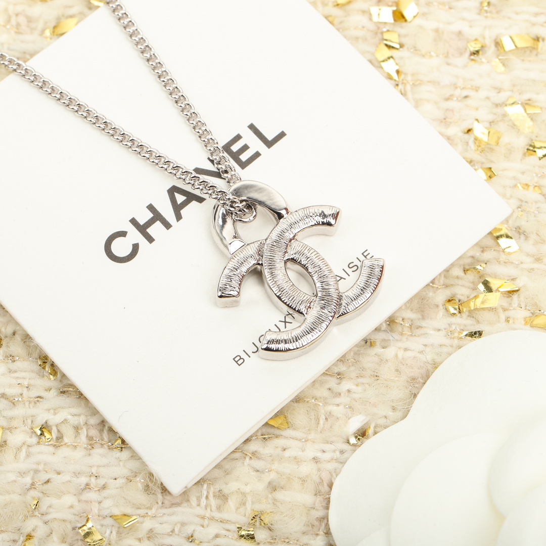 [TOP] CHANEL Double C Necklace - Silver