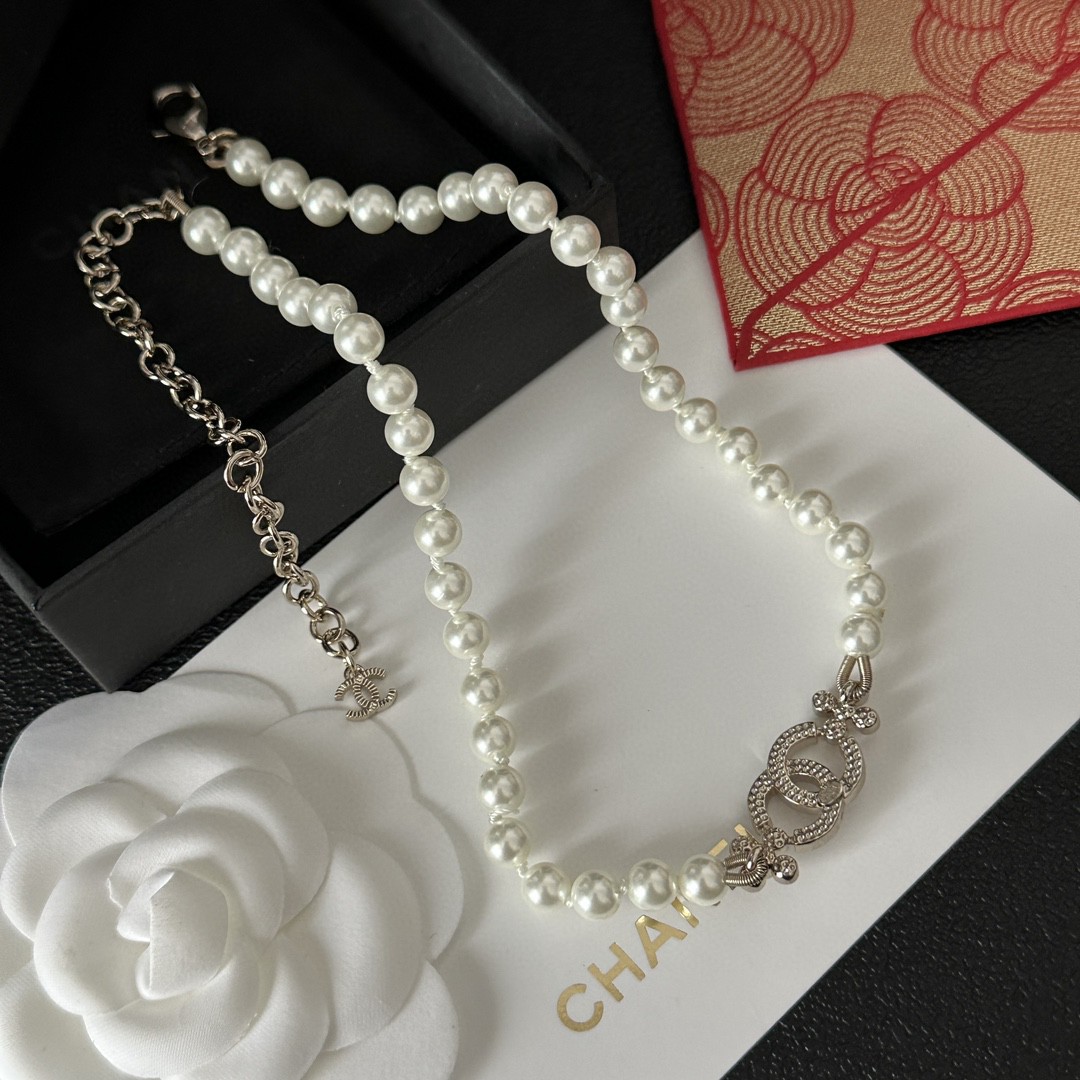 [TOP] CHANEL Pearl Alphabet Necklace