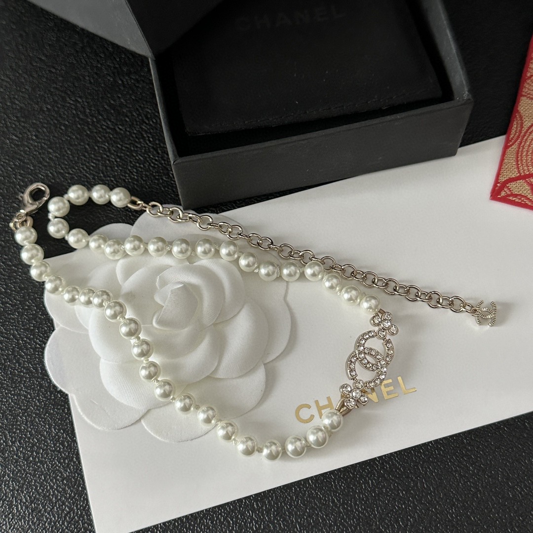 [TOP] CHANEL Pearl Alphabet Necklace