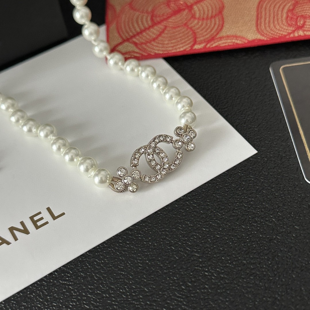 [TOP] CHANEL Pearl Alphabet Necklace