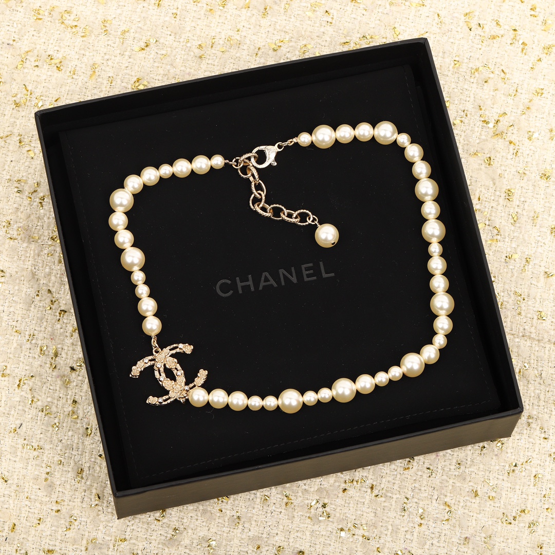 [TOP] CHANEL Pearl Double C Necklace