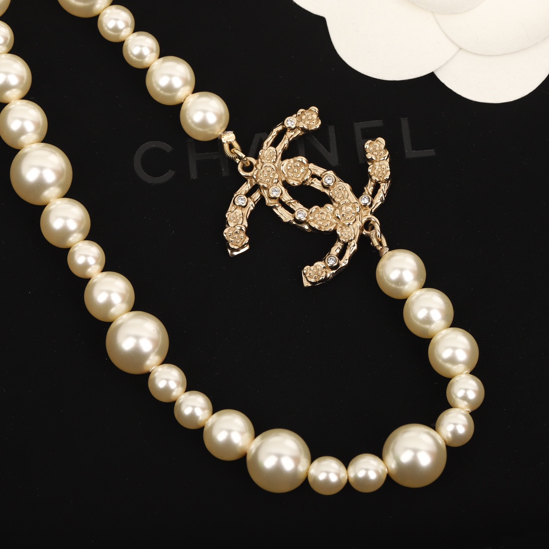 [TOP] CHANEL Pearl Double C Necklace