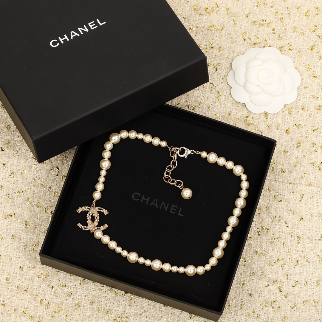 [TOP] CHANEL Pearl Double C Necklace
