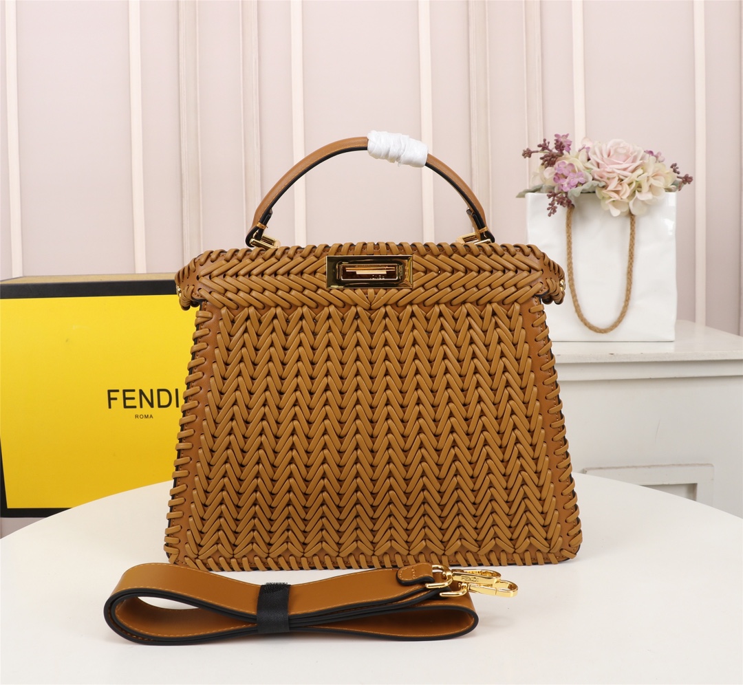 [TOP] FENDI Peekaboo ISeeU Handbag - Brown