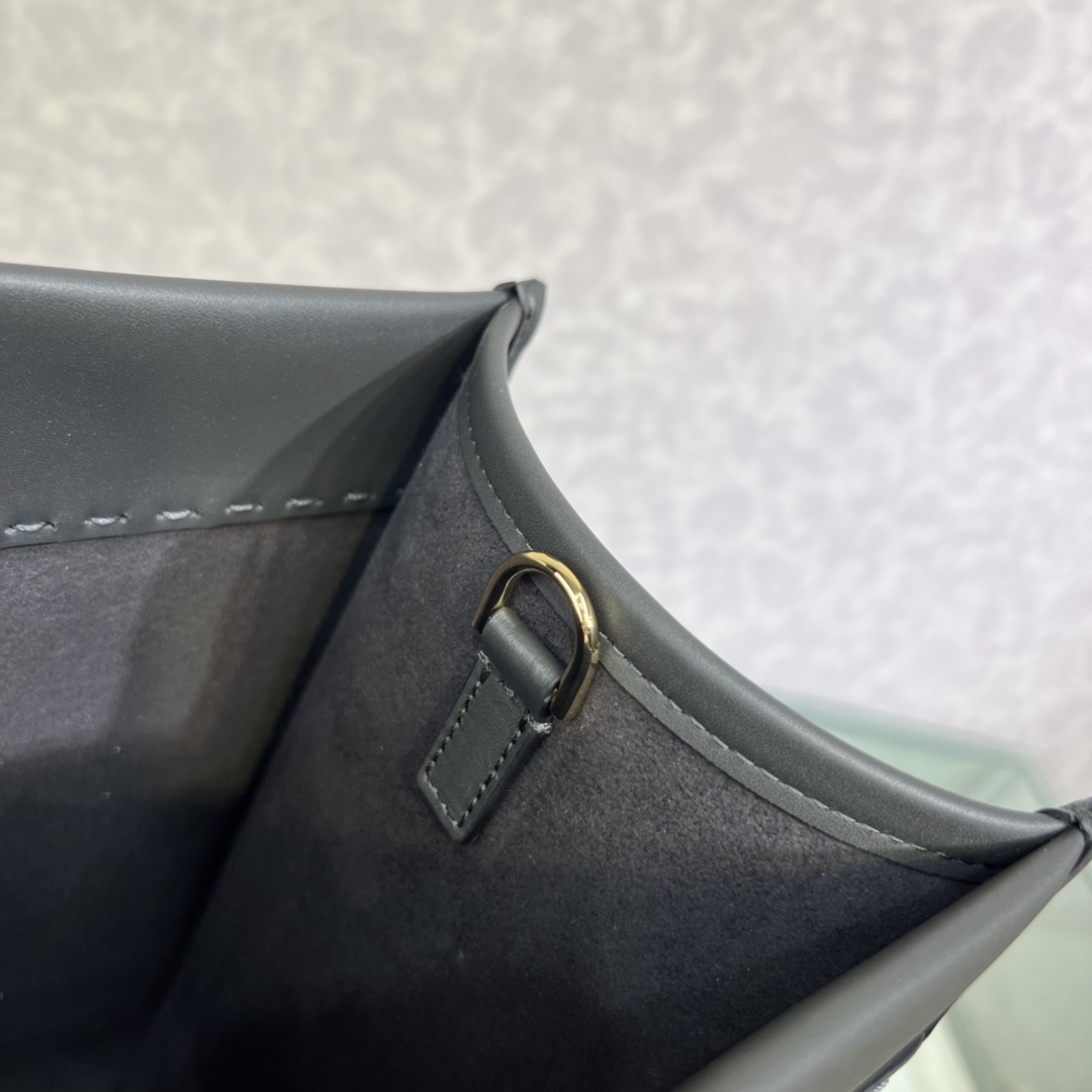 [TOP] FENDI Sunshine Tote Bag Medium