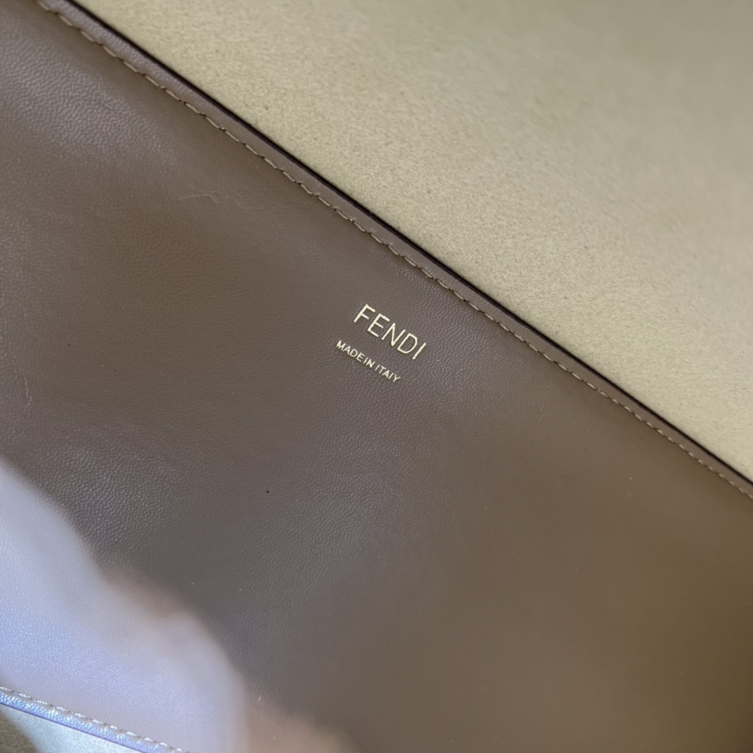 [TOP] FENDI Sunshine Tote Bag Medium