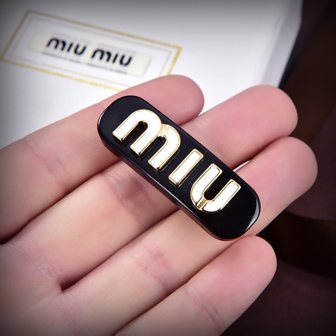 [TOP] Miu Miu LOGO Hairpin - Black