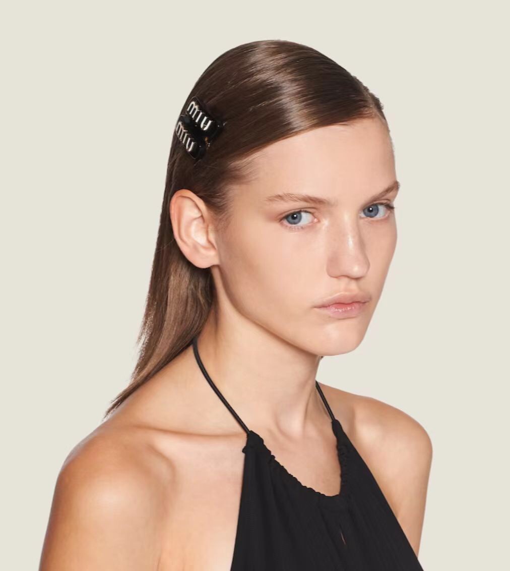 [TOP] Miu Miu LOGO Hairpin - Black
