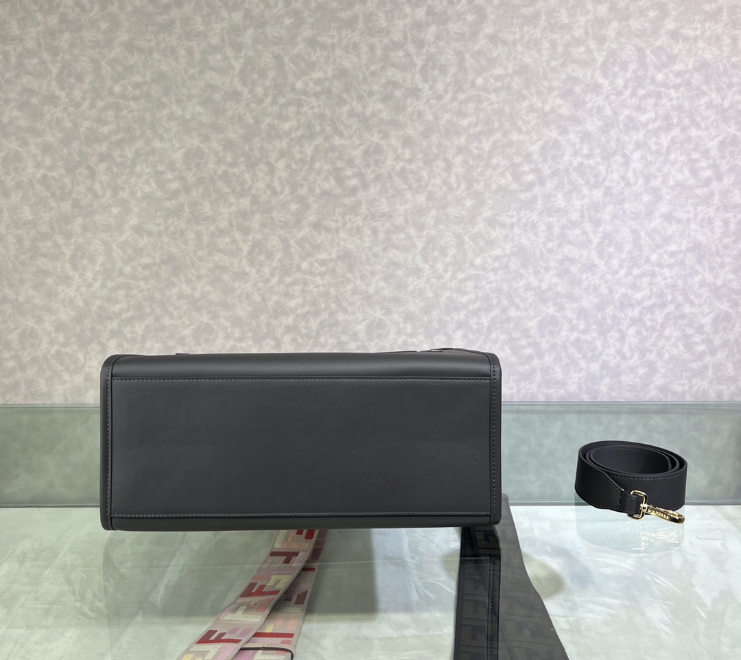 [TOP] FENDI Sunshine Tote Bag Medium