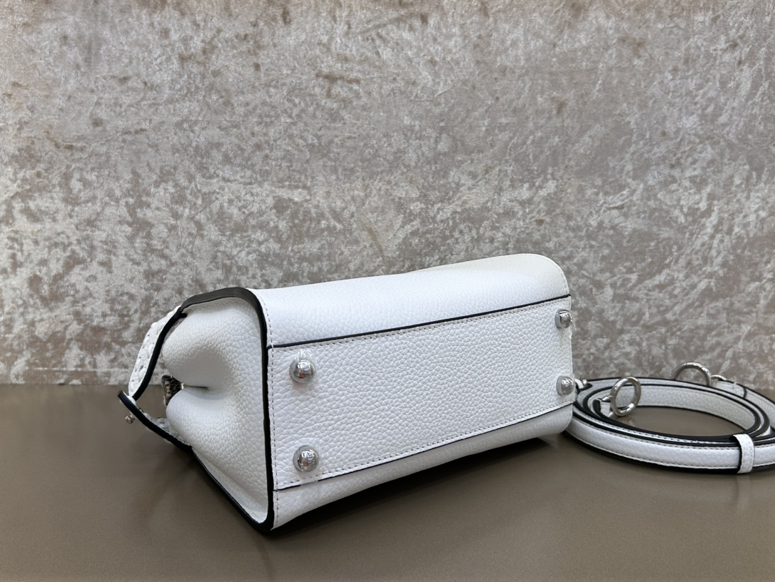 [TOP] FENDI Peekaboo ISeeU Handbag Lychee Pattern - White