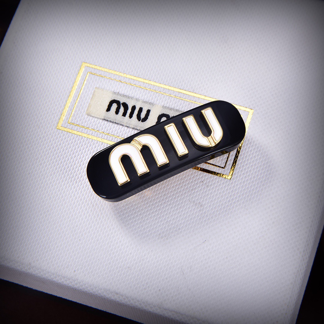 [TOP] Miu Miu LOGO Hairpin - Black