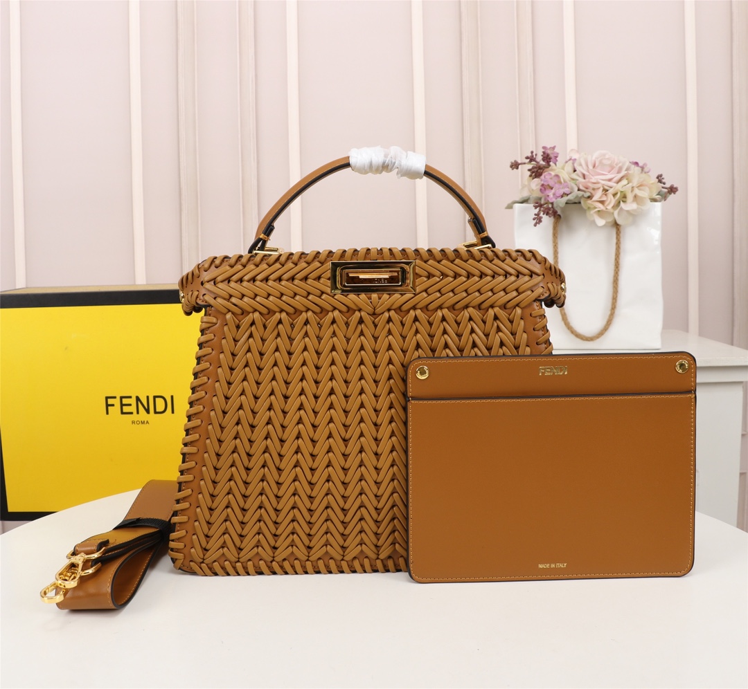 [TOP] FENDI Peekaboo ISeeU Handbag - Brown