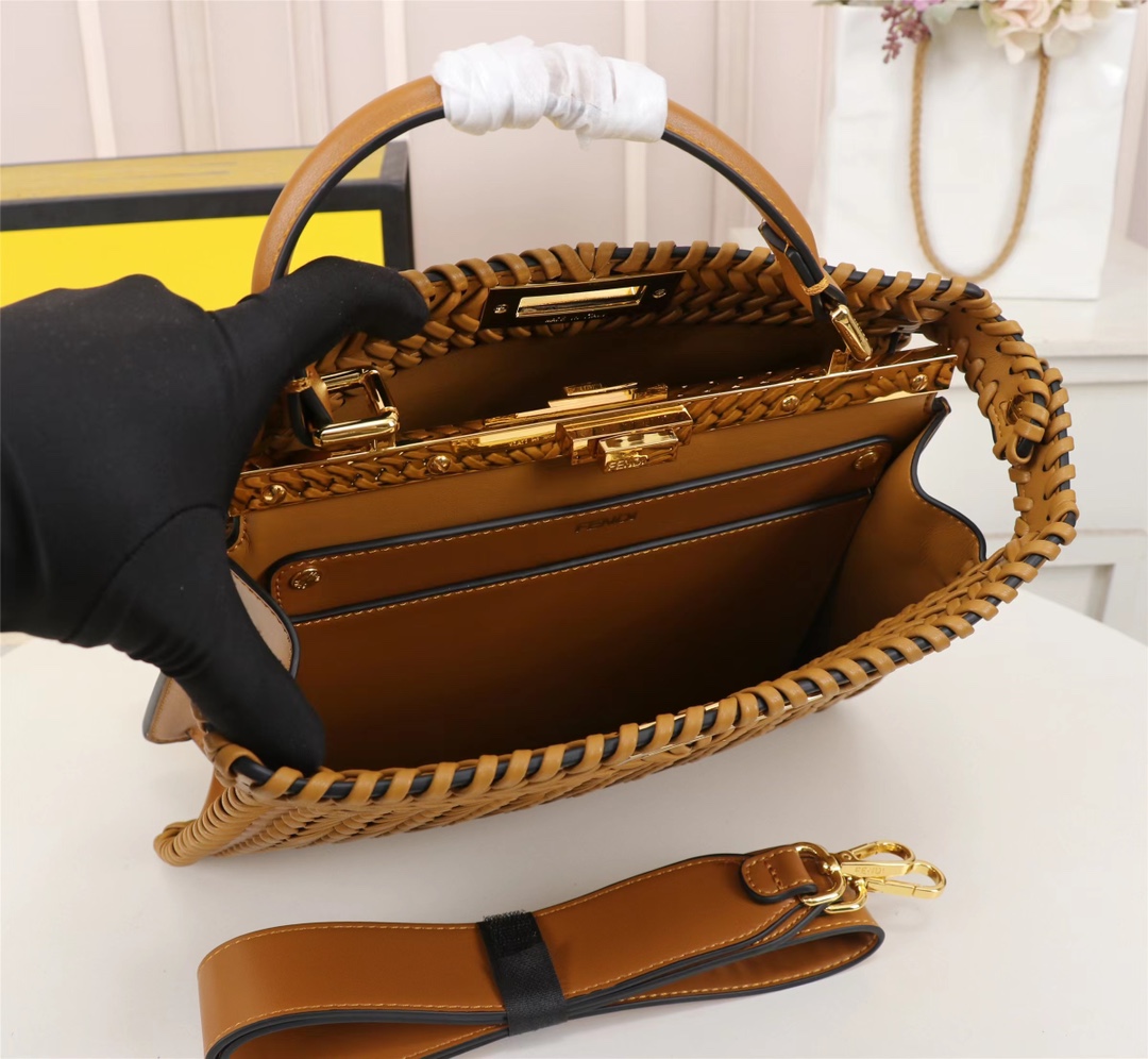 [TOP] FENDI Peekaboo ISeeU Handbag - Brown