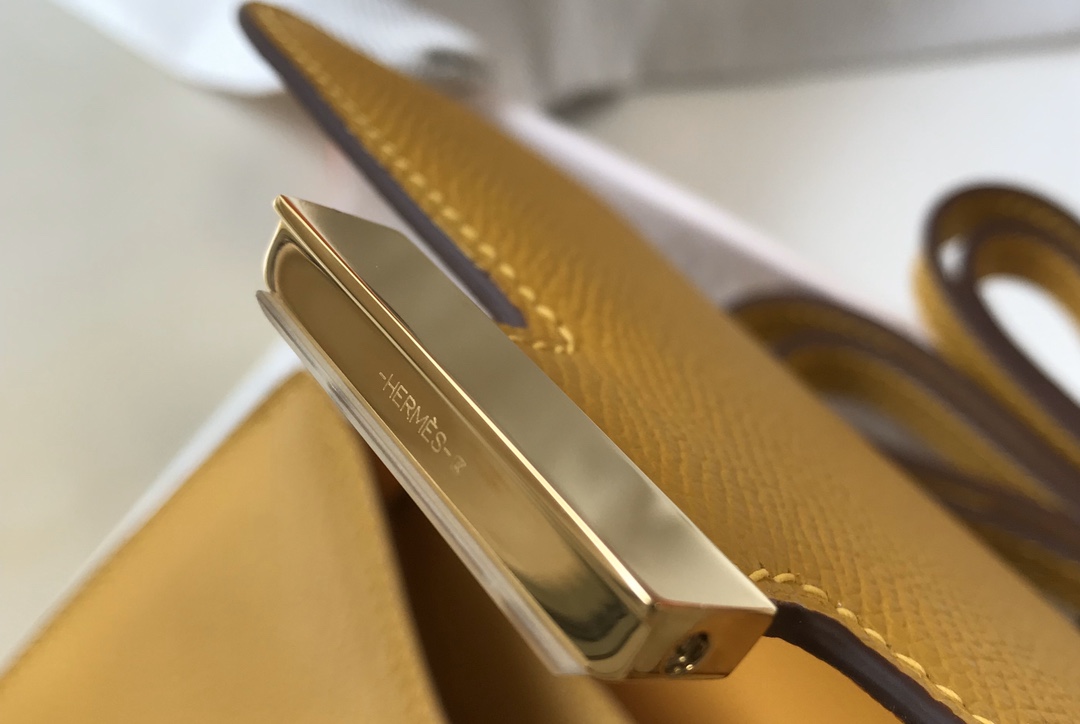 [TOP] HERMES Constance epsom 19/23 CM- Yellow & GHW