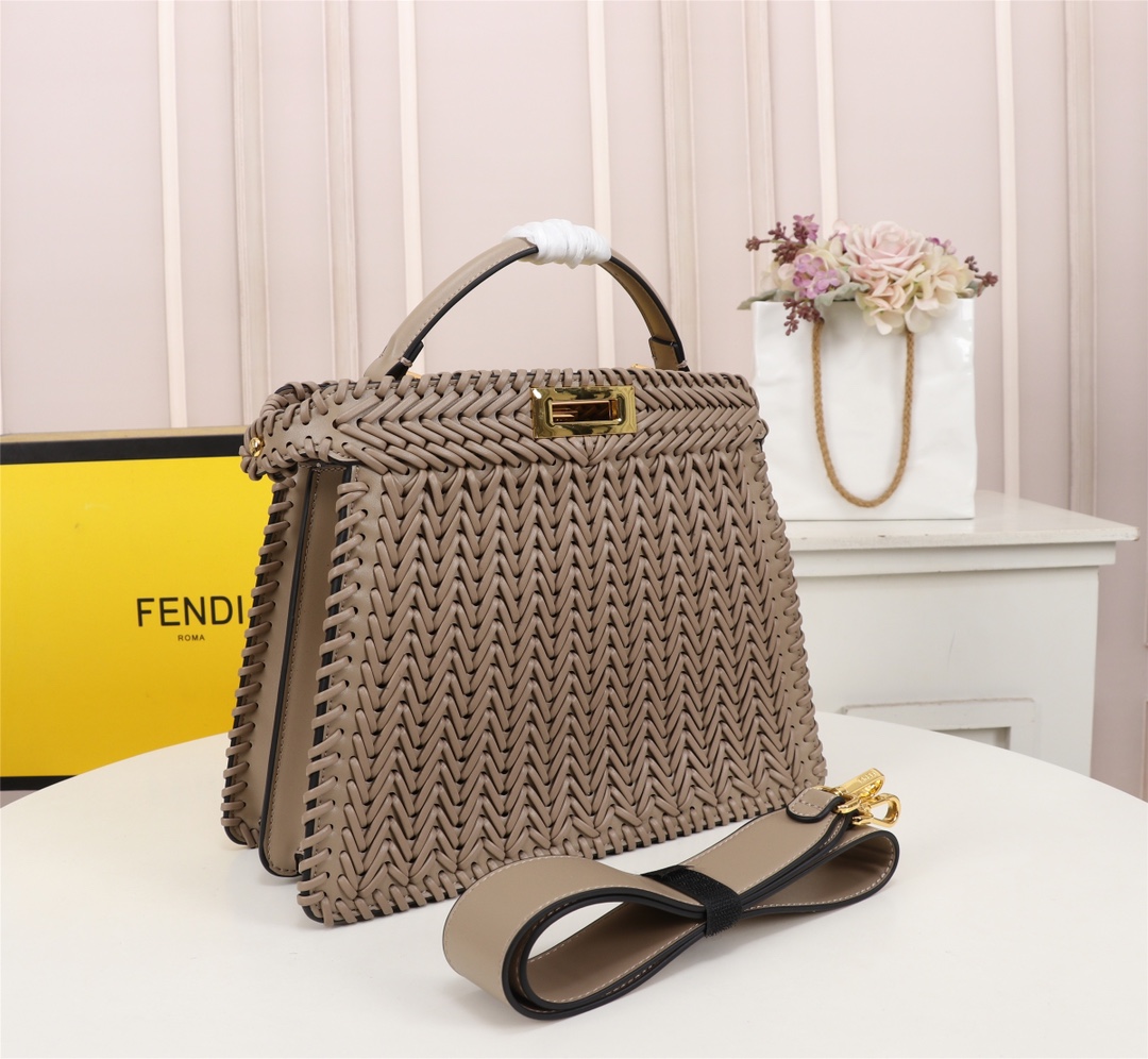 [TOP] FENDI Peekaboo ISeeU Handbag - Brown