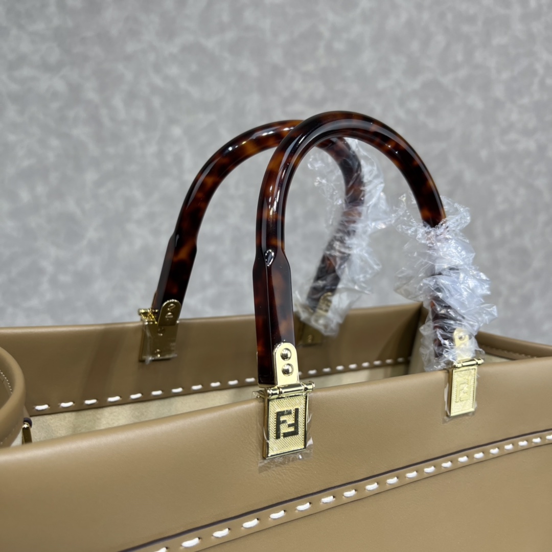 [TOP] FENDI Sunshine Tote Bag Medium