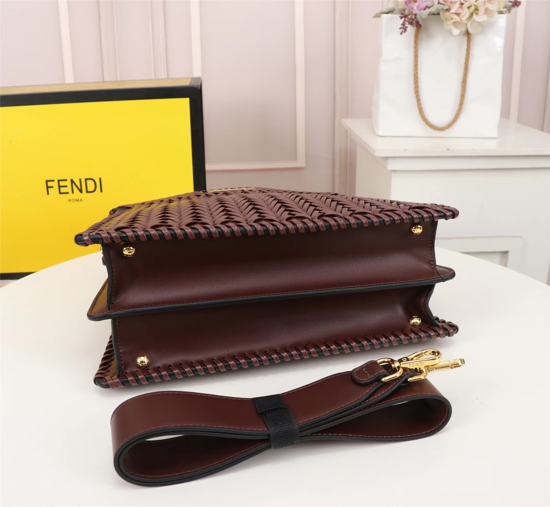 [TOP] FENDI Peekaboo ISeeU Handbag - Red