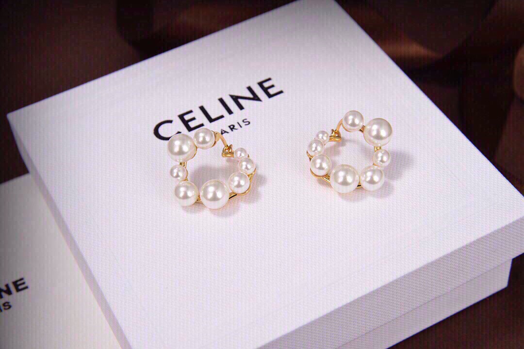 [TOP] CELINE Pearl Earrings