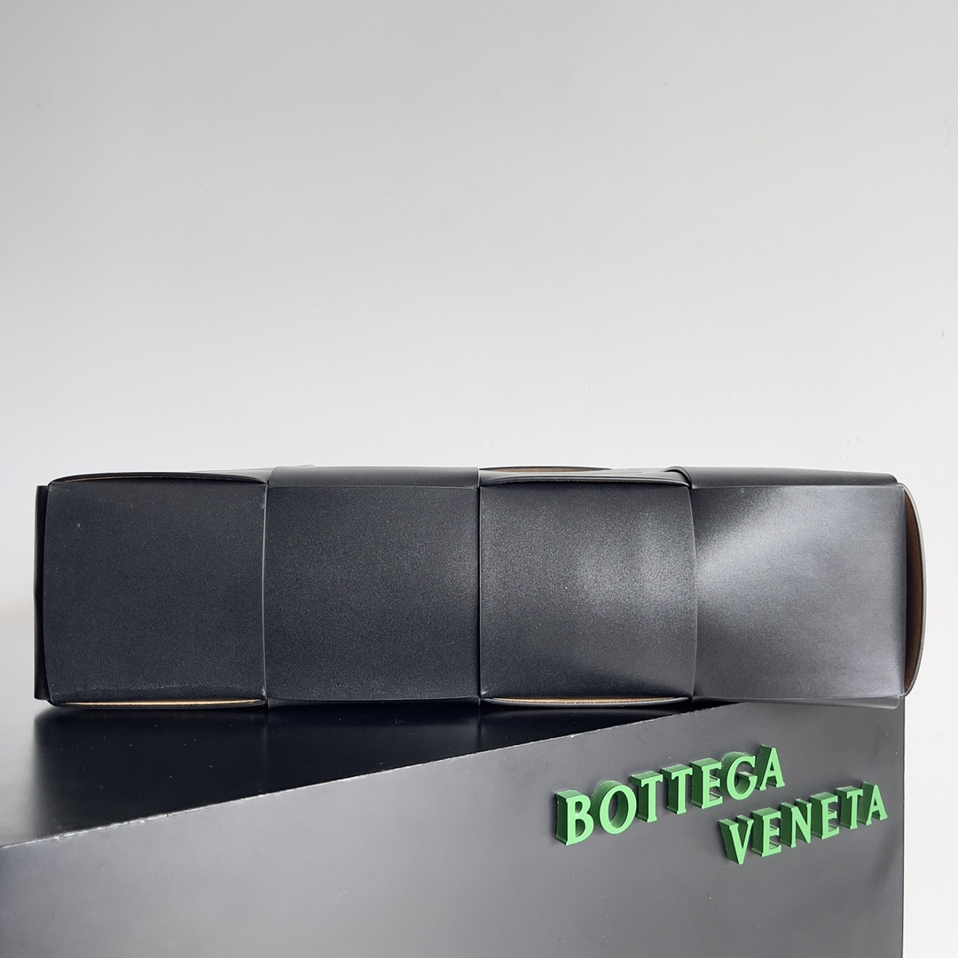 [TOP] Bottega Veneta BV Clicker Bags - Black