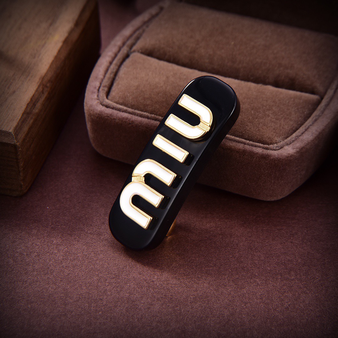 [TOP] Miu Miu LOGO Hairpin - Black