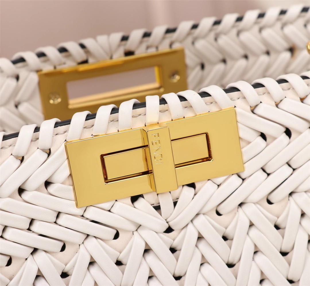 [TOP] FENDI Peekaboo ISeeU Handbag 33cm - White