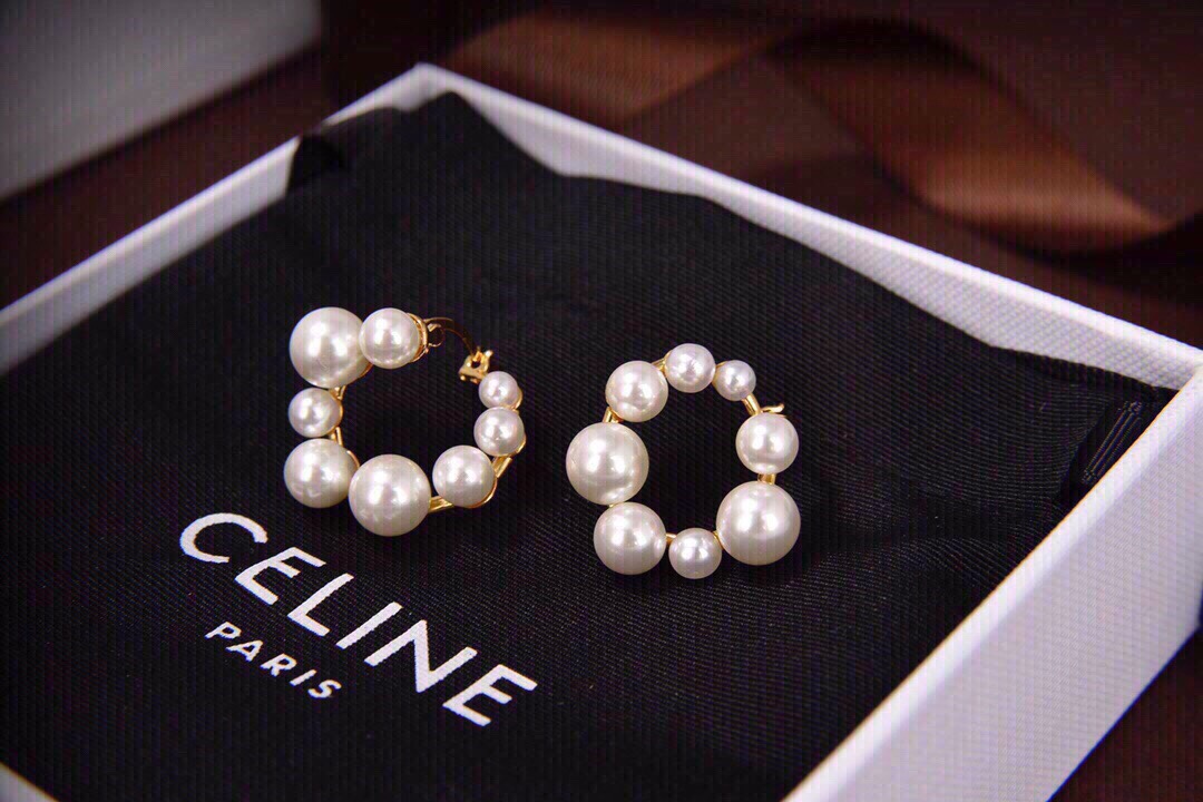 [TOP] CELINE Pearl Earrings
